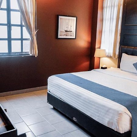 Triple Seven Bed & Breakfast Бандунг Экстерьер фото