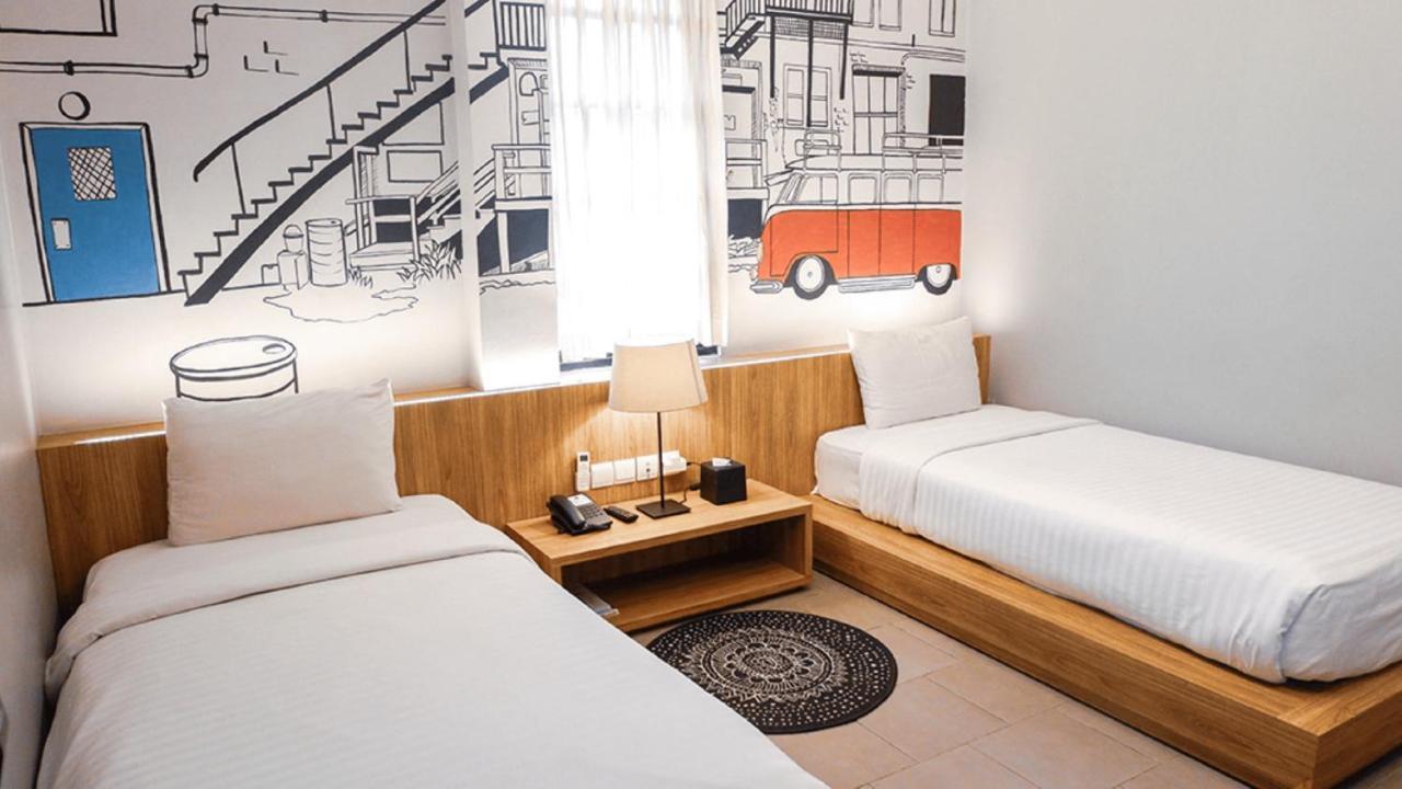 Triple Seven Bed & Breakfast Бандунг Экстерьер фото