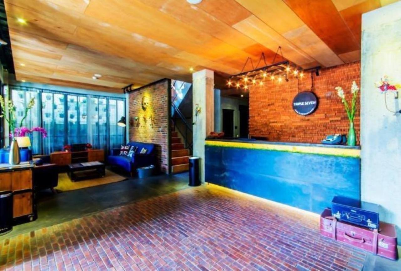 Triple Seven Bed & Breakfast Бандунг Экстерьер фото