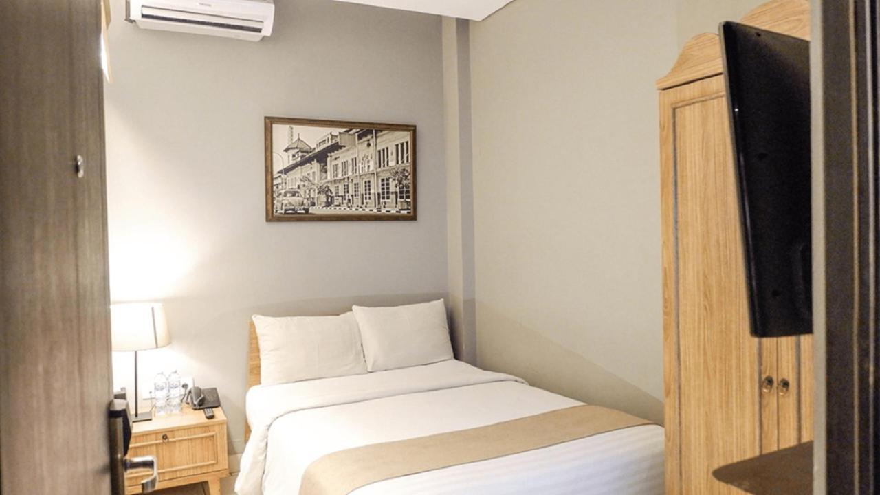 Triple Seven Bed & Breakfast Бандунг Экстерьер фото
