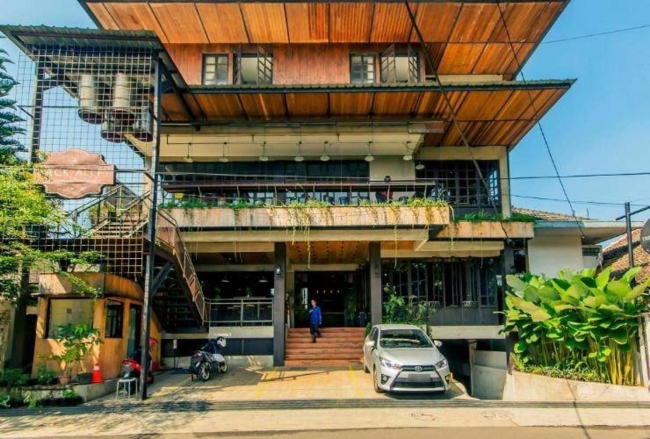Triple Seven Bed & Breakfast Бандунг Экстерьер фото